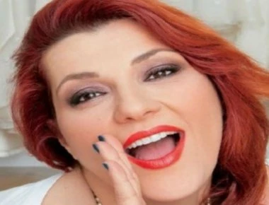 Κατερίνα Ζαρίφη: «Το να μη γίνεις μάνα, δε σημαίνει ότι δεν αγαπάς τα παιδιά» (βιντεο)